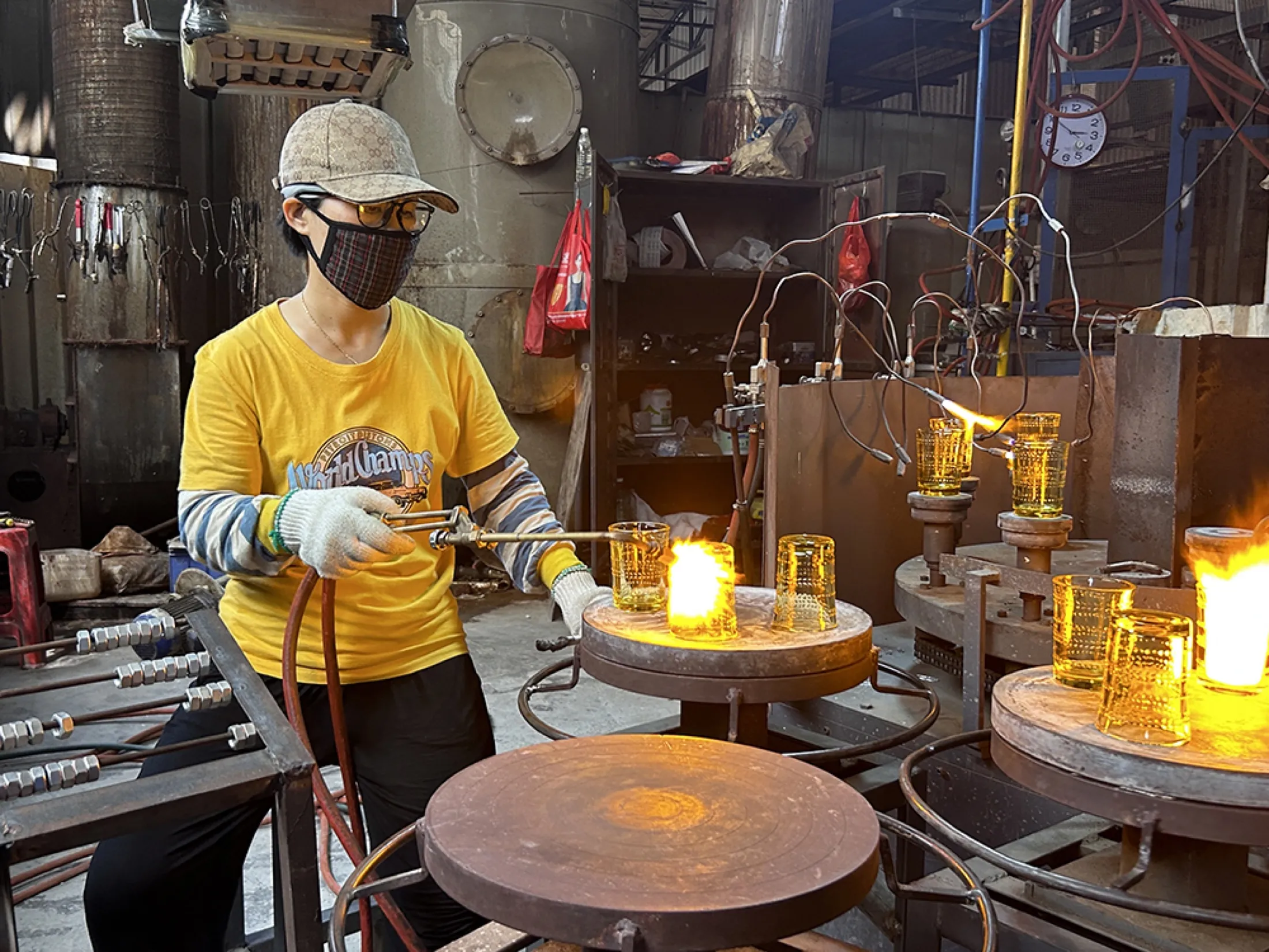 Inside Meiyun: Glass, Metalwork and Final Assembly