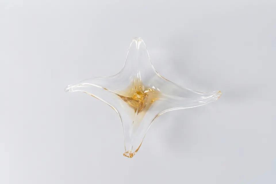Glass · Sample 02