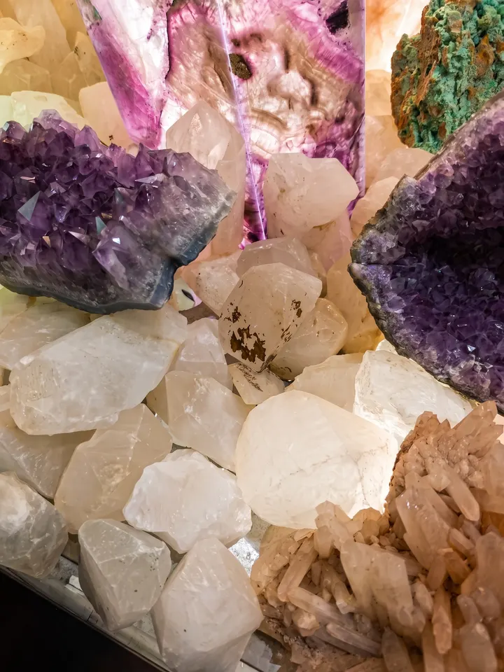 Stone, marble, alabaster & ceramics · Sample 30