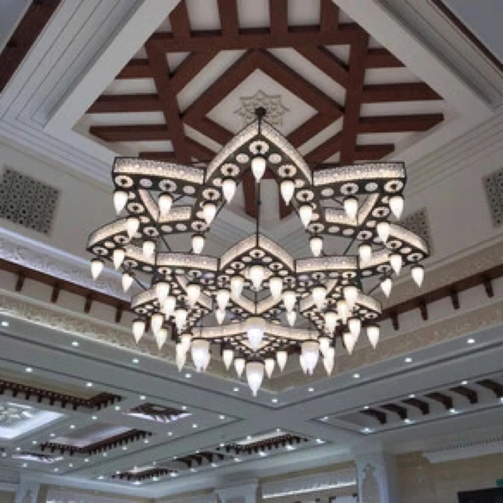 Custom Lighting Manufacturer Bespoke Large Star Mosque Chandelier for Islamic Projects project view