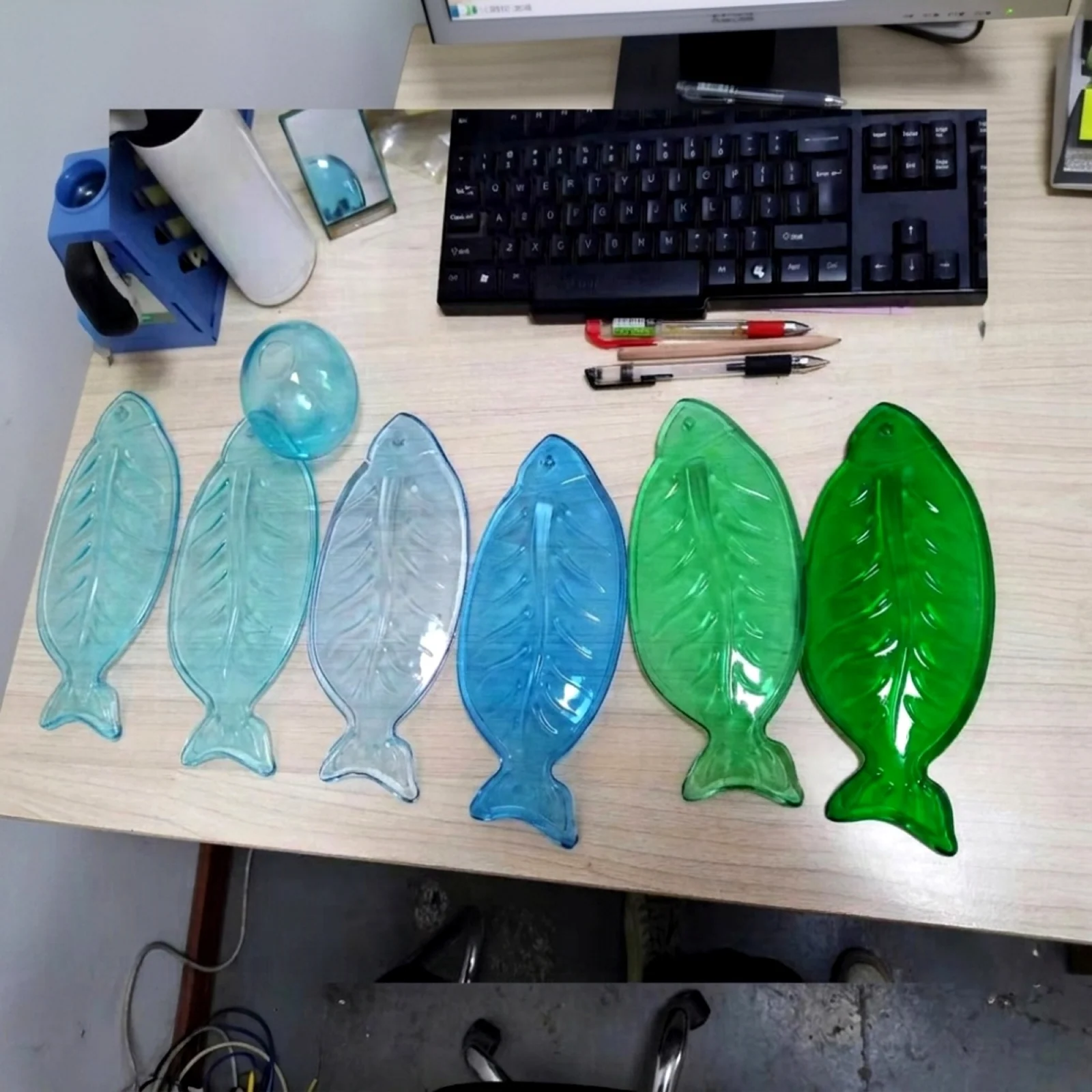 Bespoke Gradient Fish-Scale Glass Chandelier for Luxury Engineering Projects project view