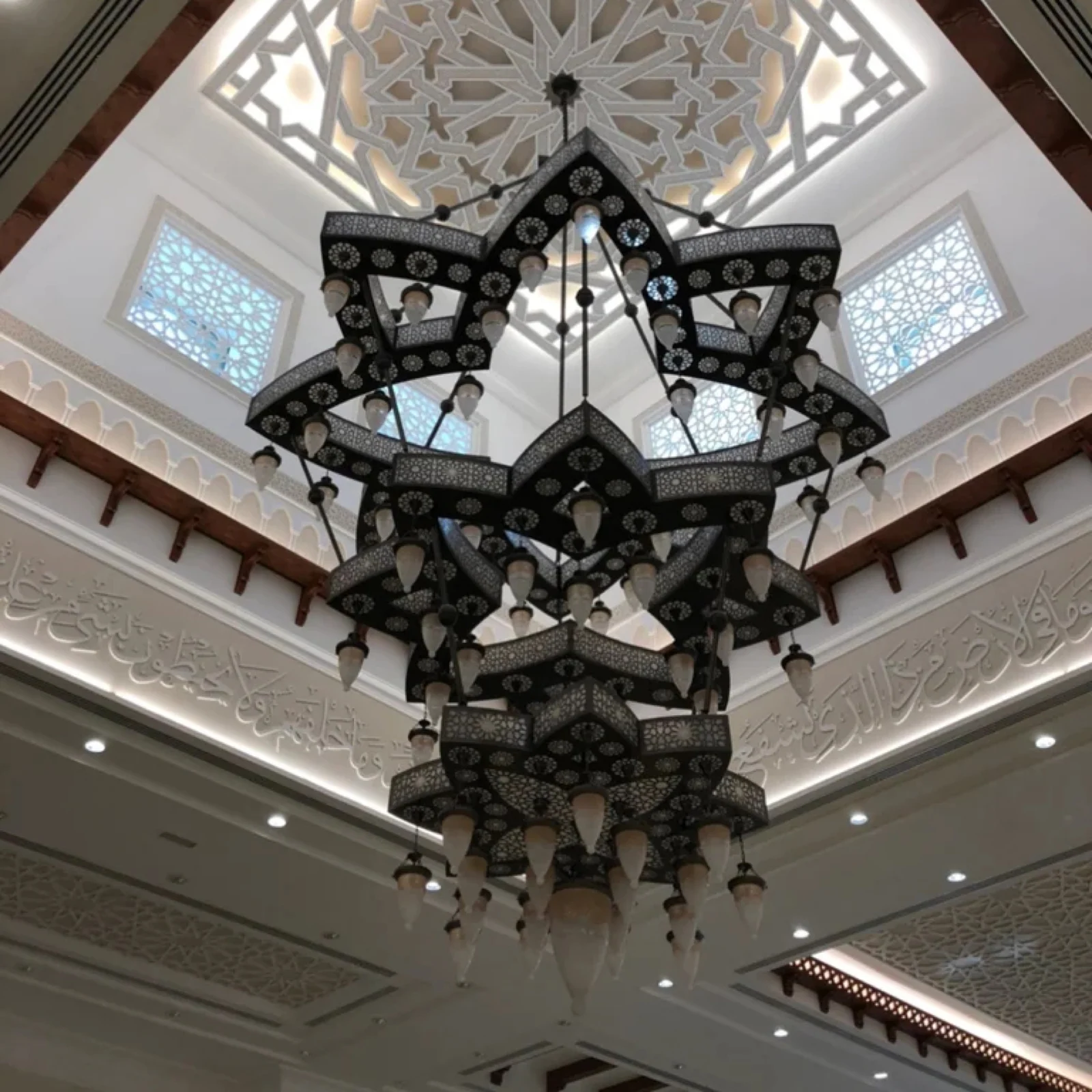 Custom Lighting Manufacturer Bespoke Large Star Mosque Chandelier for Islamic Projects project view