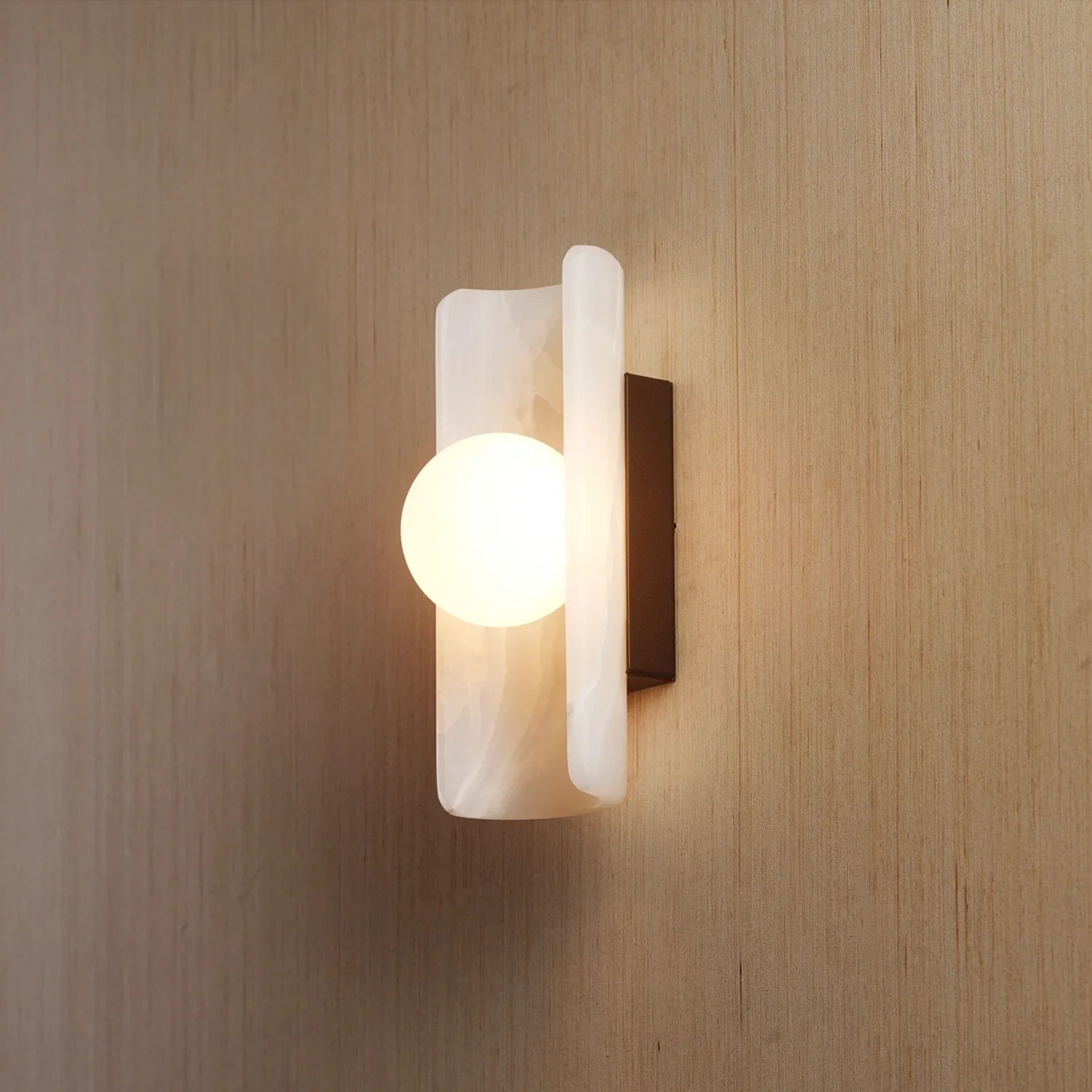 Flanged Alabaster Plate with Multi-Globe Wall Sconce detail