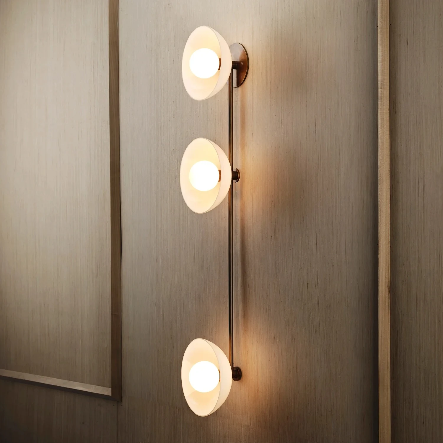 Modern Linear Globe Glass Wall Sconce detail