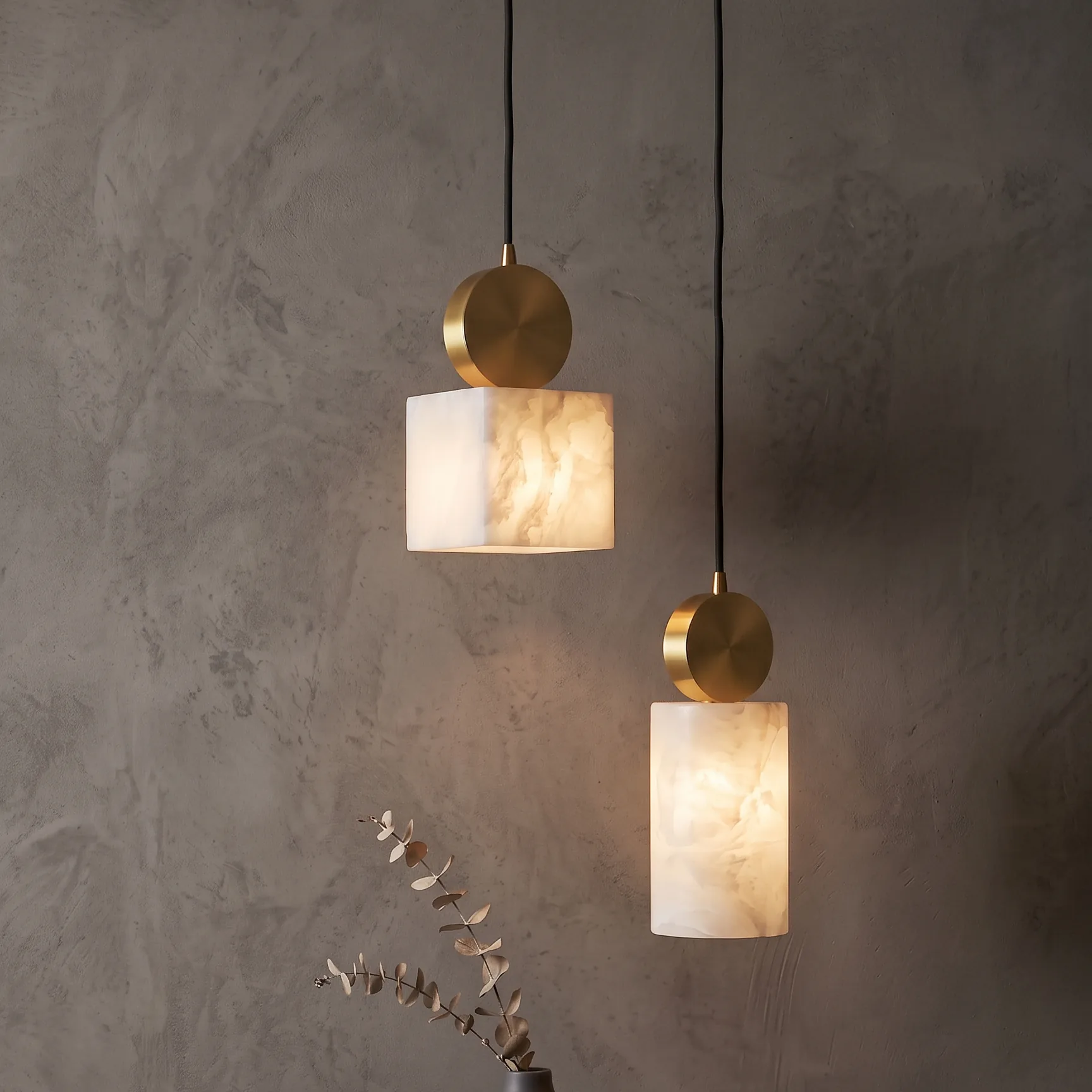 Modern Minimalist Geometrical Alabaster and Brass Mixed Shape Pendant Light Collection detail view 1