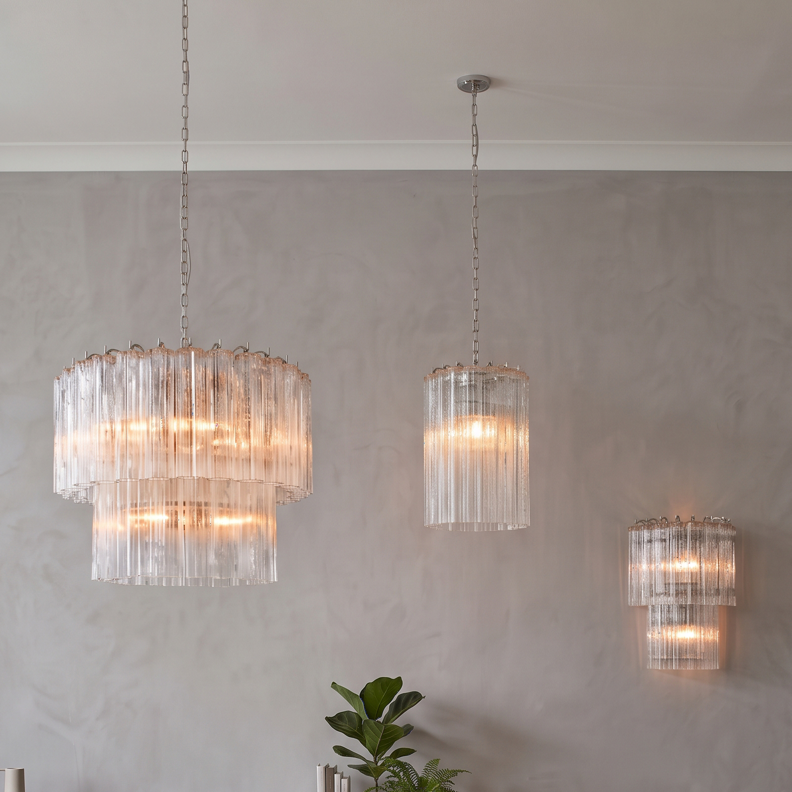 Doha Luxury Villas & Majlis: Synergizing Bespoke Seating with Jade and Rose Gold Lighting
